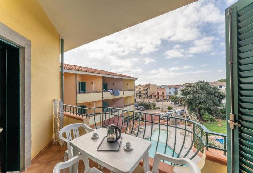 Isa Residence With Swimming Pool In Santa Teresa Di Gallura, Apartments With Air Conditioning And Pr
