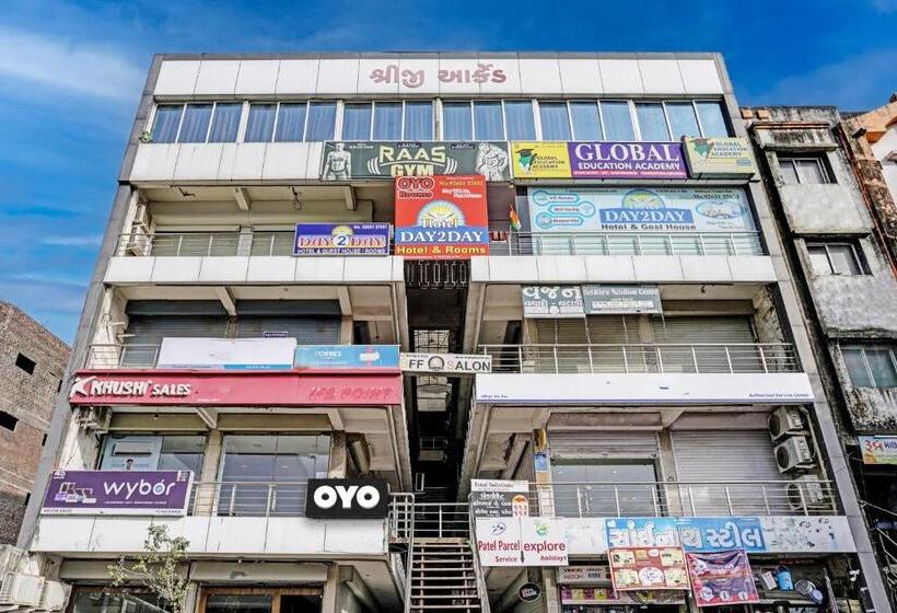 Oyo Flagship Hotel Day2day