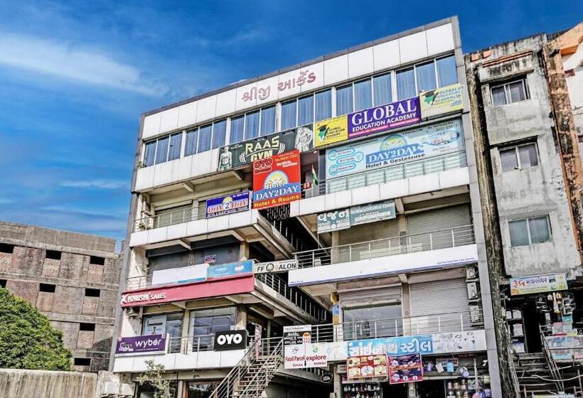 Oyo Flagship Hotel Day2day