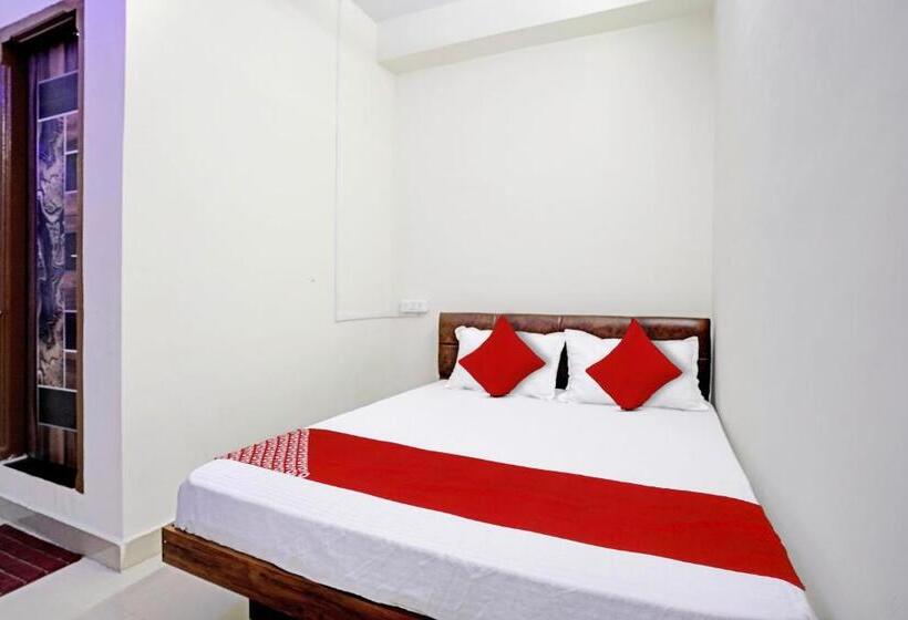 Oyo Flagship Hotel Day2day