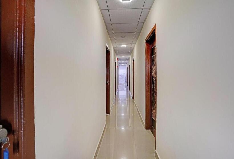 Oyo Flagship Hotel Day2day