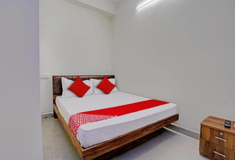 Oyo Flagship Hotel Day2day