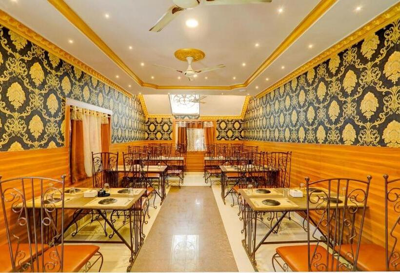 Oyo Hotel Santushti Maharaja