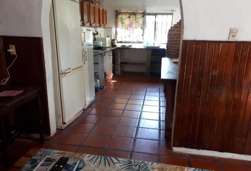 بنسيون Alojamiento Hostel Lodeolga La Florida