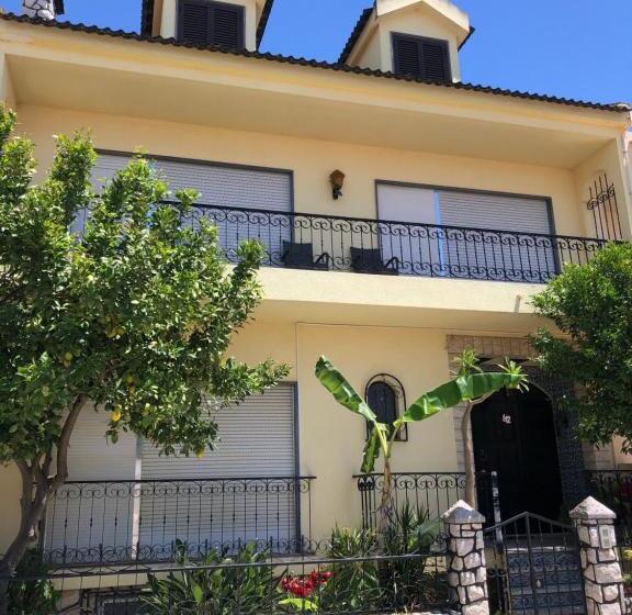 بنسيون Faustina S Place