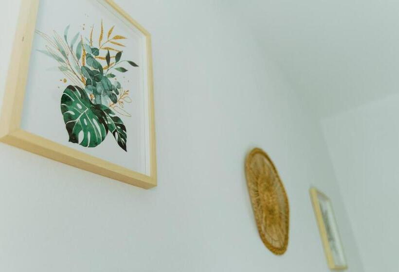 Пансион Lemon Tree Rooms