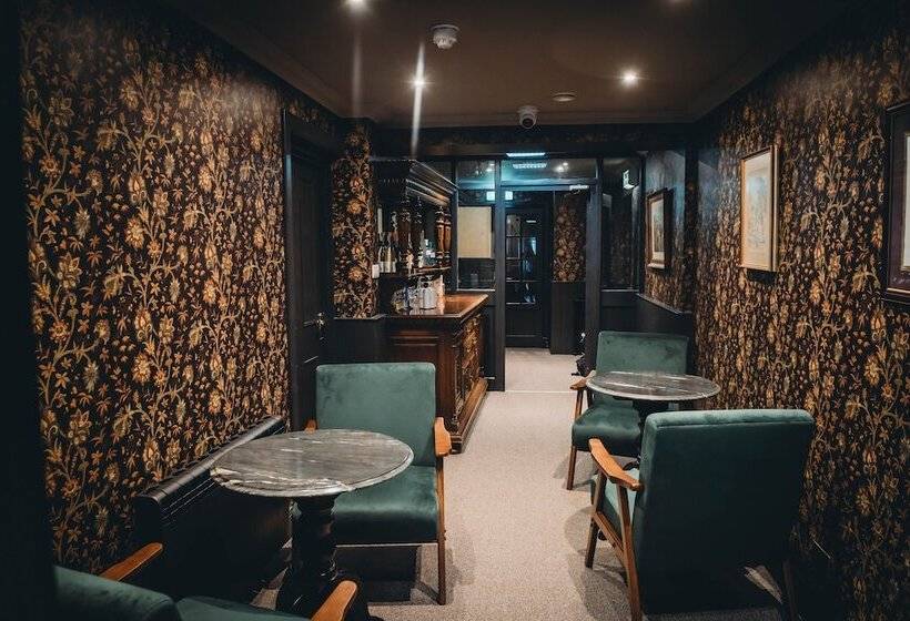 بنسيون Roslyn House