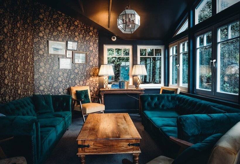 بنسيون Roslyn House