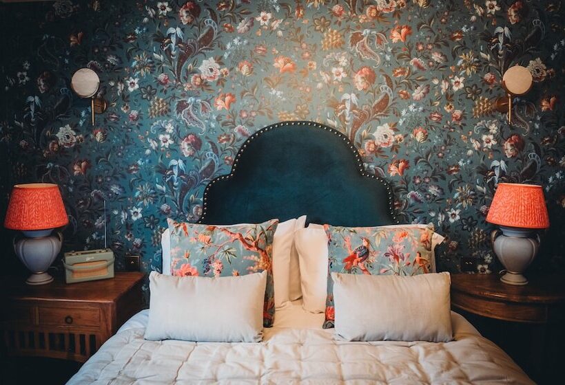 بنسيون Roslyn House