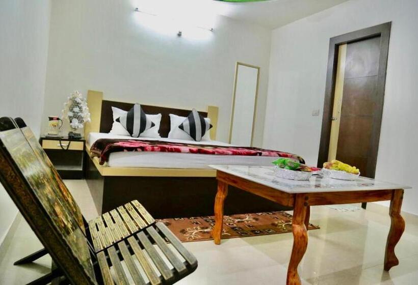 Отель Happy Home Stay 500mtr Taj Mahal