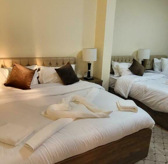 هاستل Petra Hill