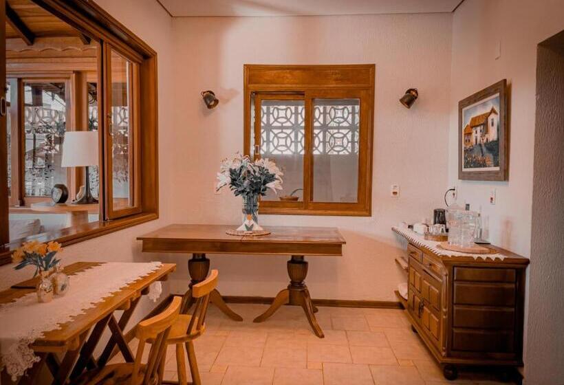 הוסטל La Bella Monte Verde