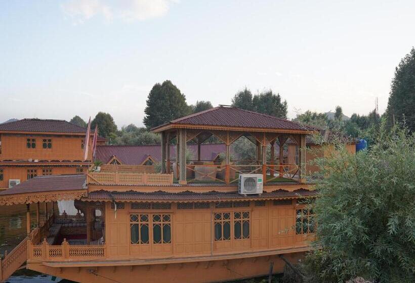 Hotel Harmukh Houseboat By Stay Pattern