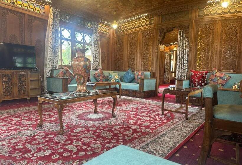 Hotel Harmukh Houseboat By Stay Pattern