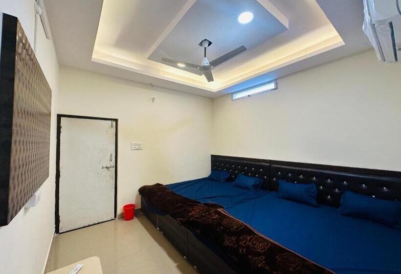 Отель Tanodiya Palace&