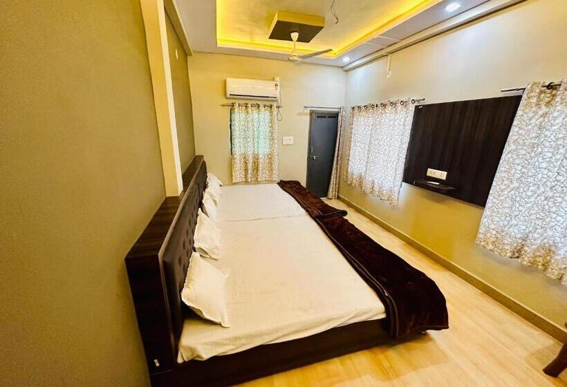 Отель Tanodiya Palace&