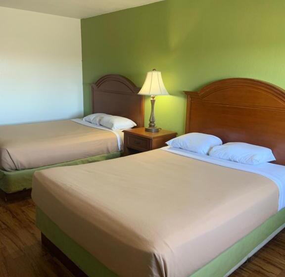 فندق على الطريق Relax Inn & Suites