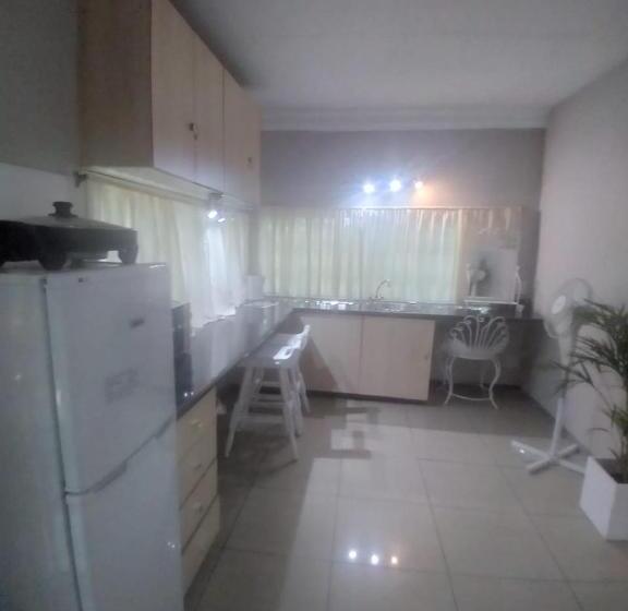 بنسيون Amethyst Suites