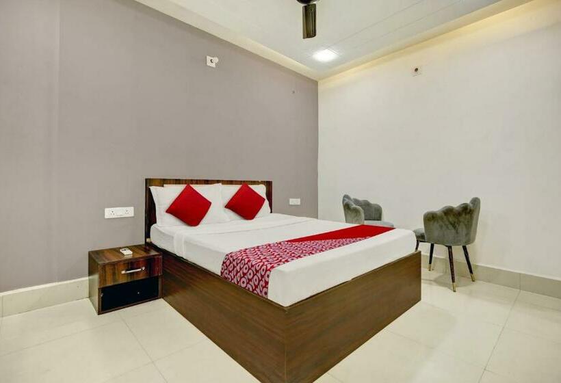 호텔 Oyo Flagship Inder Guest House