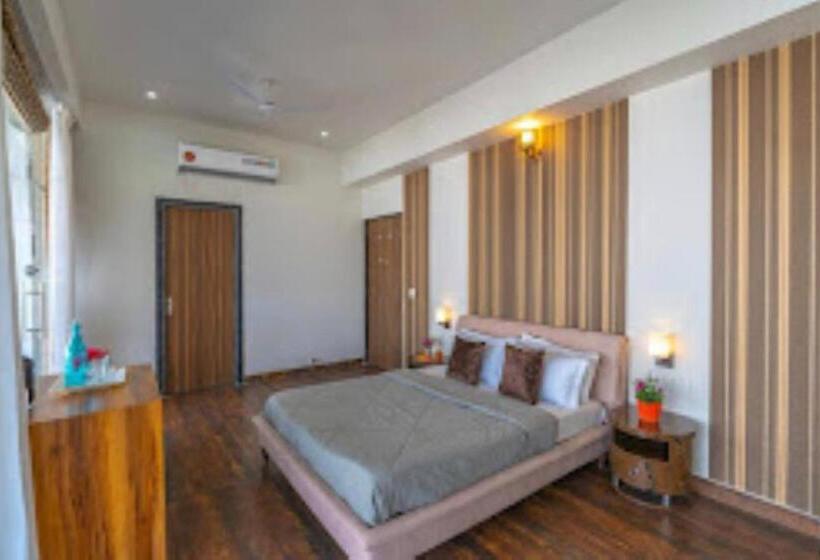 Hotel Iris Heaven Z By Radha Rani Resort