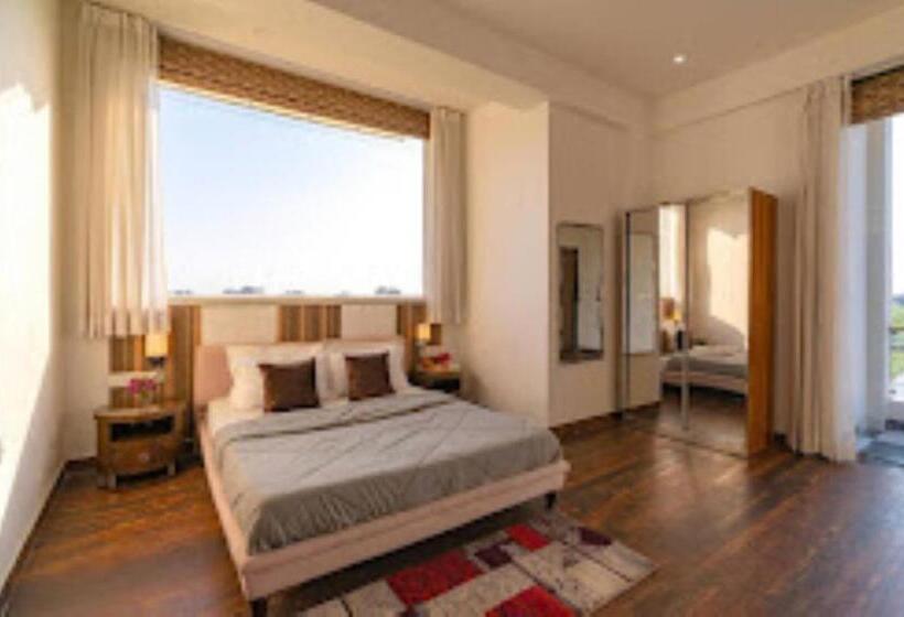 Hotel Iris Heaven Z By Radha Rani Resort