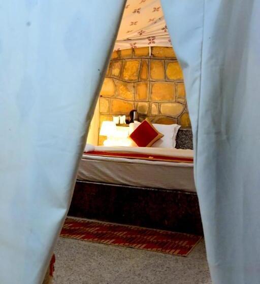 בית מלון כפרי The Oberoi Luxurious Camp