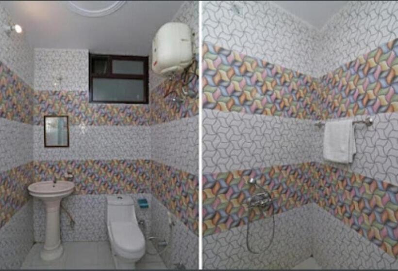 בית מלון כפרי Shivoham Palace Tapovan