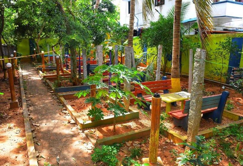 酒店 Sizzling Inn Pondy