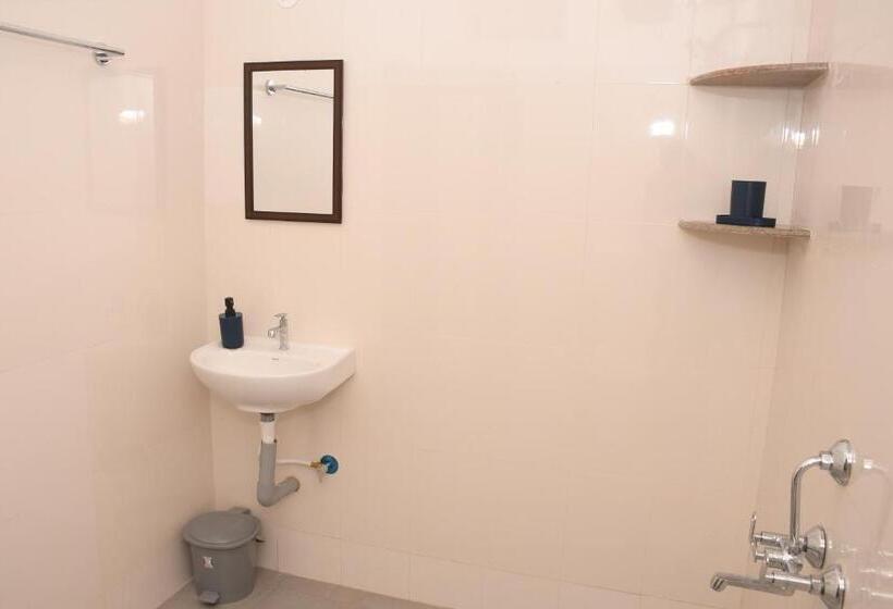 酒店 Sizzling Inn Pondy