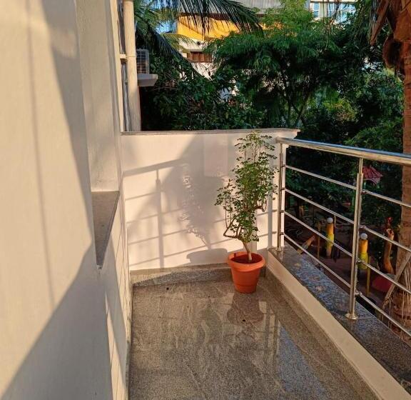 酒店 Sizzling Inn Pondy