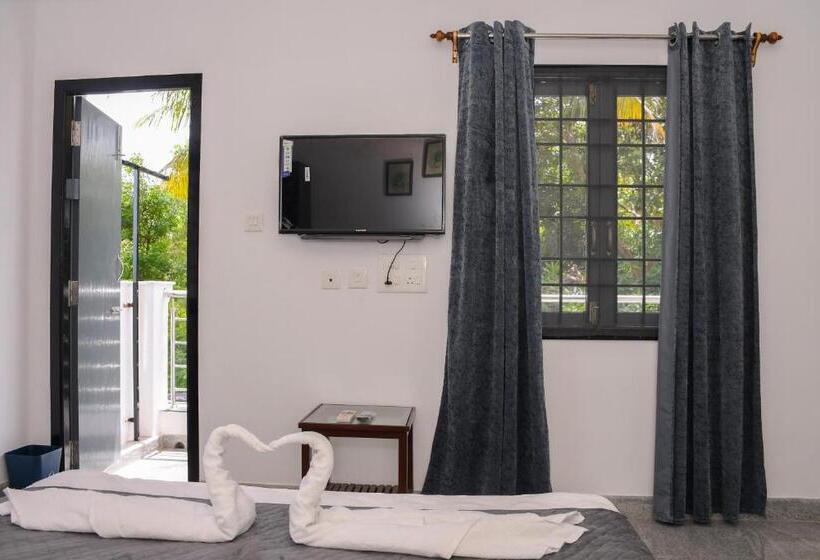 酒店 Sizzling Inn Pondy