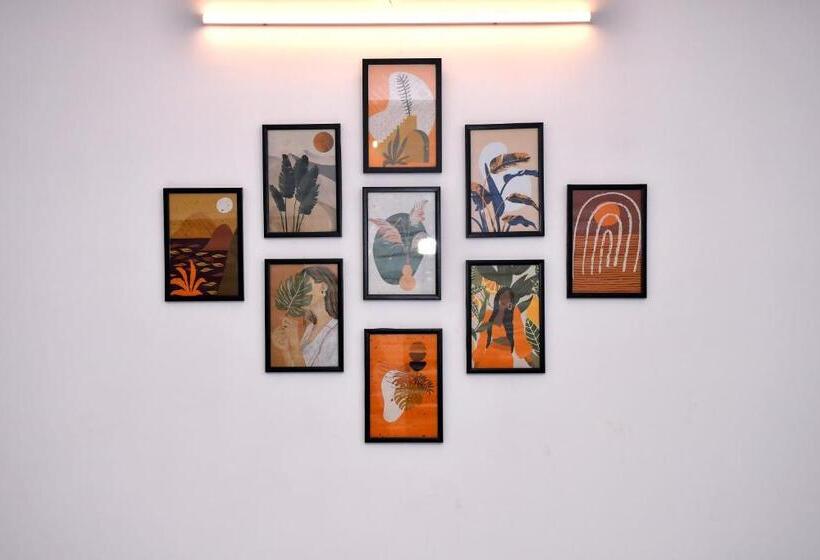 酒店 Sizzling Inn Pondy