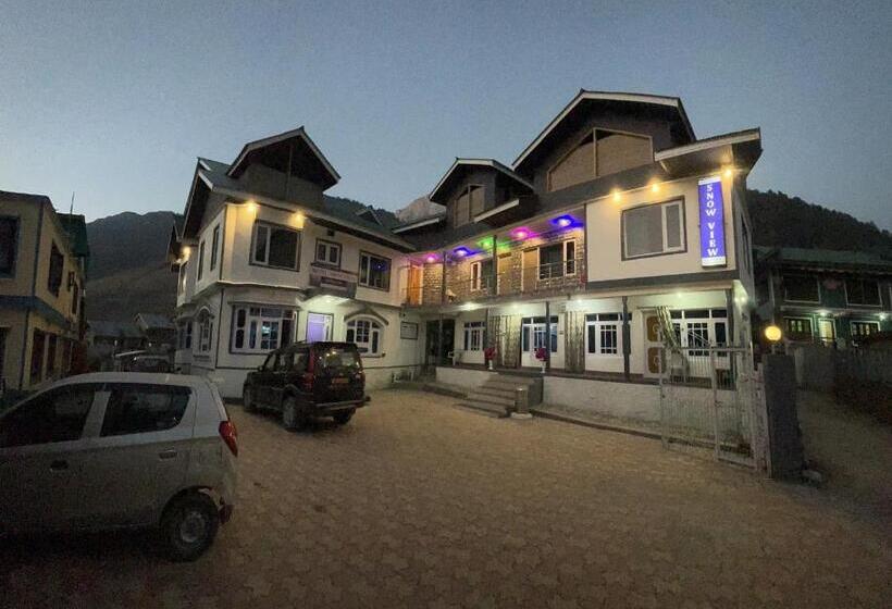 בית מלון כפרי Sonamarg Snow View