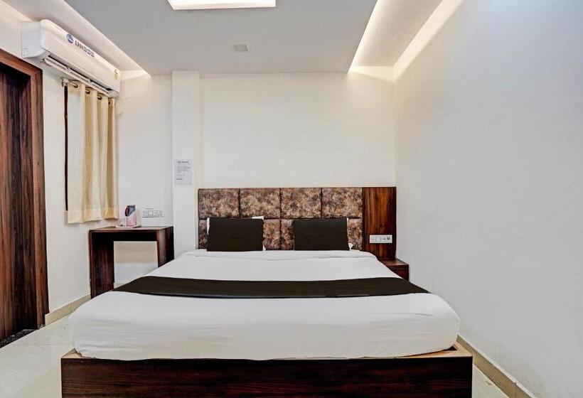 Fabhotel Vishal Palace