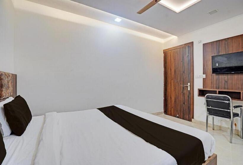 Fabhotel Vishal Palace