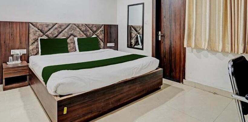 Fabhotel Vishal Palace