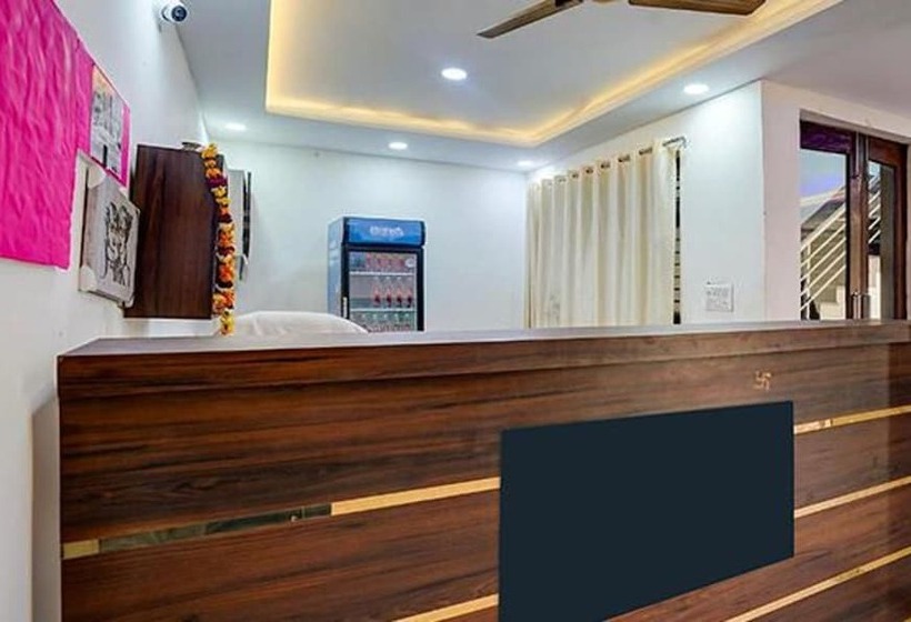 Fabhotel Vishal Palace