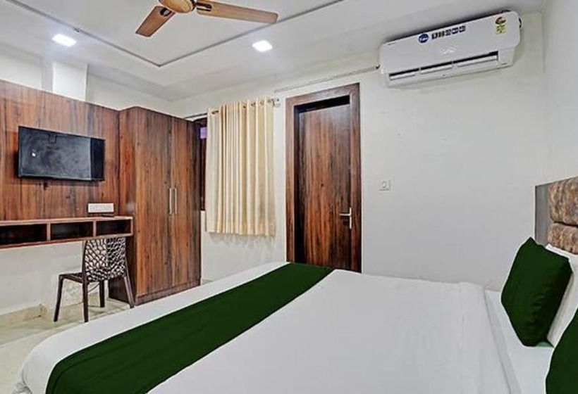 Fabhotel Vishal Palace