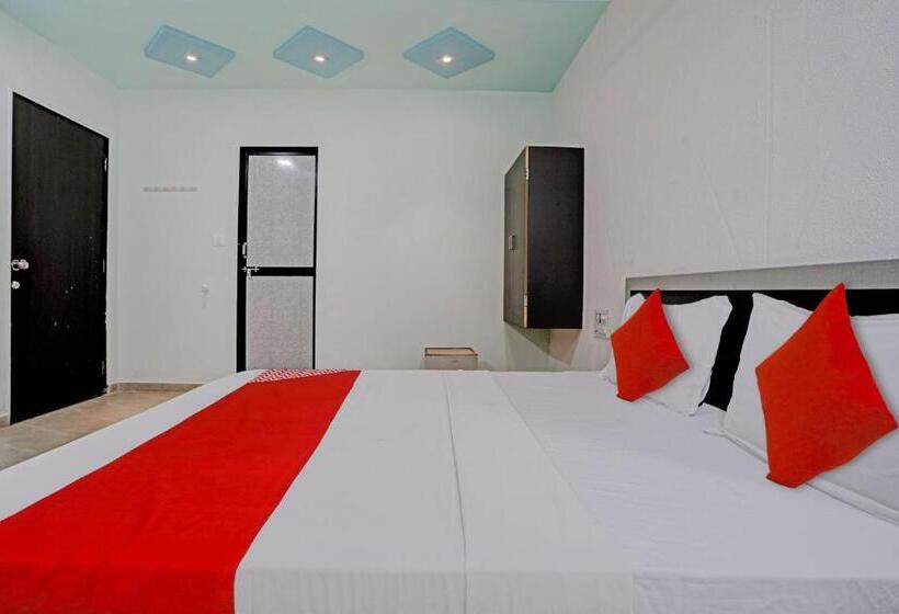 Oyo Flagship Hotel 13insky