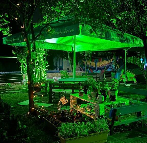 پانسیون Napoli Nataxtari Hotel,pool,bar