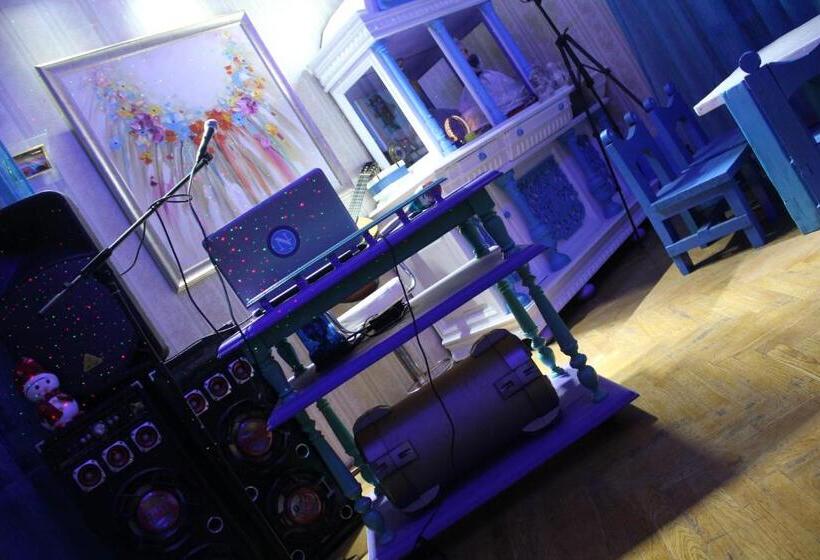 پانسیون Napoli Nataxtari Hotel,pool,bar