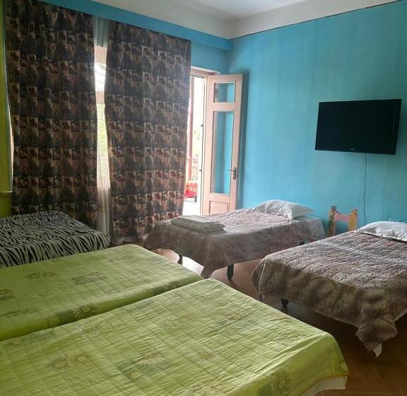 پانسیون Napoli Nataxtari Hotel,pool,bar