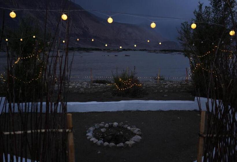 The Riverside Resort Hunder