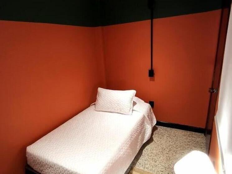 تختخواب و صبحانه La Bonita Guesthouse