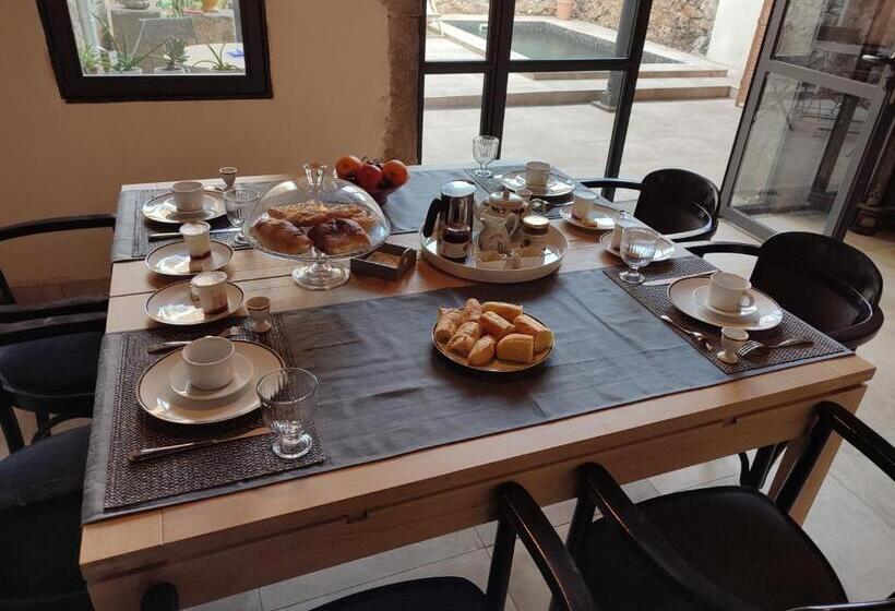 ベッドアンドブレックファースト Le Clos Du Grenadier, Maison D Hôtes