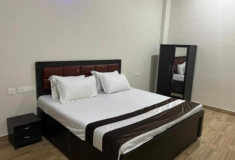 Отель Treebo Om Shree Banaras