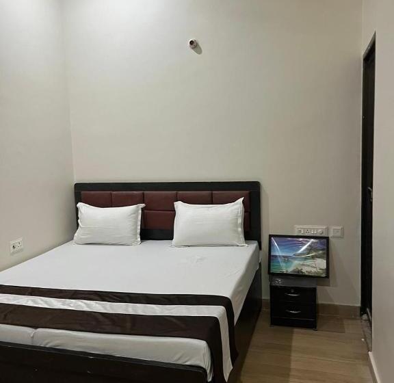 Отель Treebo Om Shree Banaras