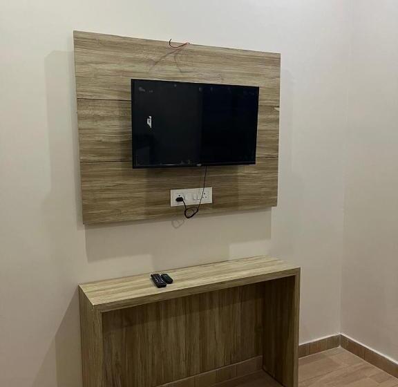 Отель Treebo Om Shree Banaras