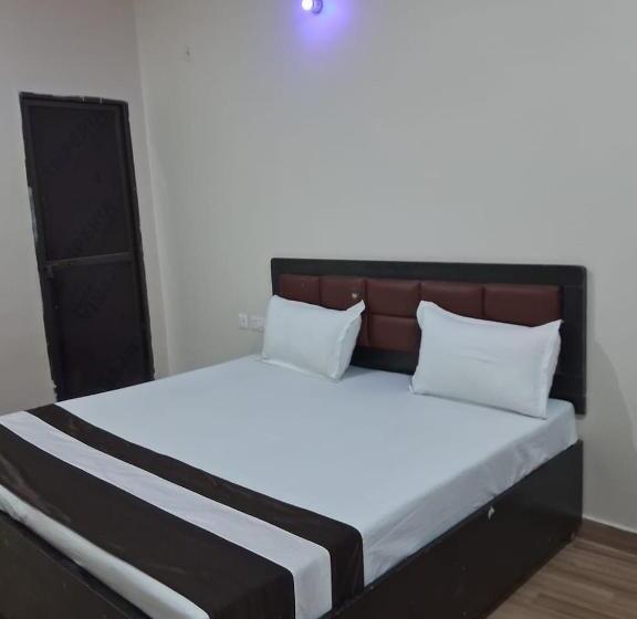 Отель Treebo Om Shree Banaras