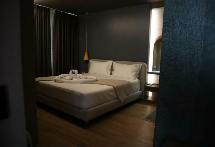 Hani I Gjelit Hotel, Korce